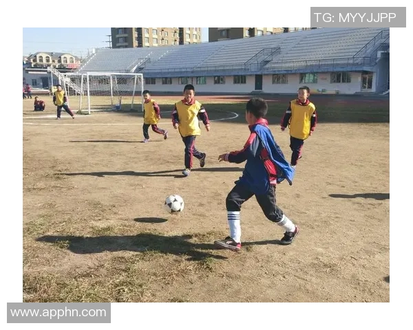 德国足球明星精彩帽子戏法回顾与分析展现足球魅力与技术的完美结合